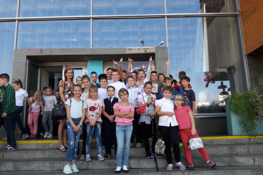 Учні та вчителі четвертих класів вивчали планети Сонячної системи