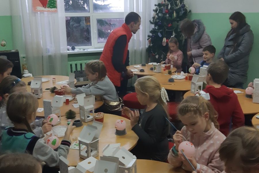 Фабрика ялинкових прикрас