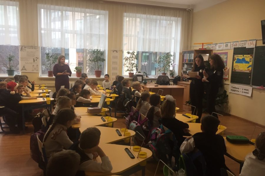 Учні 1-Г класу знають правила поведінки в громадських місцях!