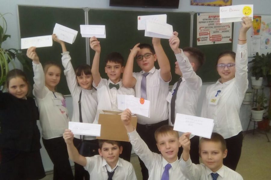 4-В вітає всіх з першим днем ВЕСНИ!