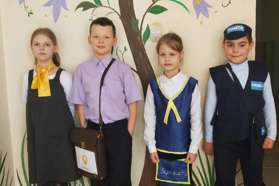 4-В вітає всіх з першим днем ВЕСНИ!
