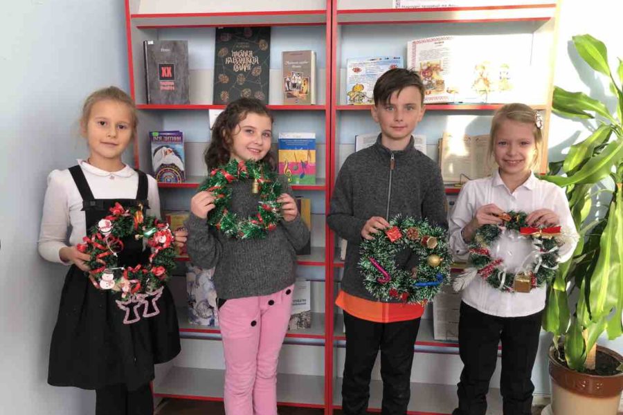 Майстер – клас із виготовлення різдвяних віночків