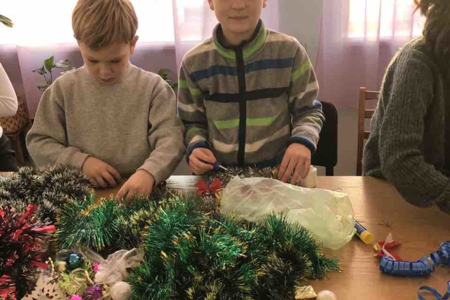 Майстер – клас із виготовлення різдвяних віночків